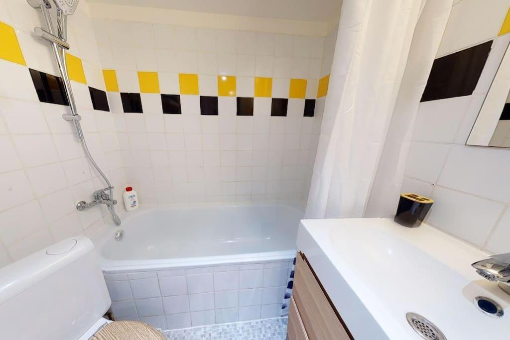Appartement 2 Bedroom With A Rooftop Terrace On 3rd Floor Brussel